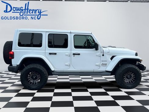 Used 2021 Jeep Wrangler Unlimited Sahara image 6