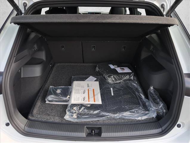 New 2026 Volkswagen Tiguan SE R-Line FWD image 7