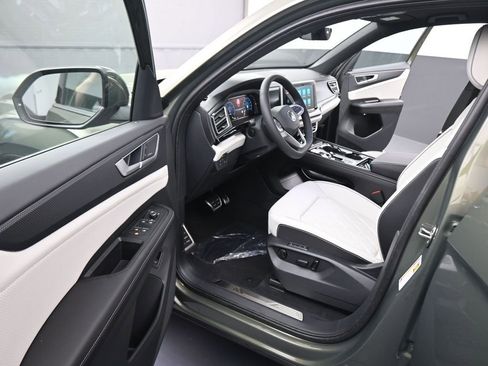 New 2026 Volkswagen Atlas Cross Sport SEL Premium R-Line AWD/4WD image 38