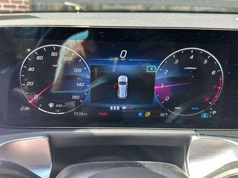 Used 2025 Mercedes-Benz GLB 250 4MATIC image 25