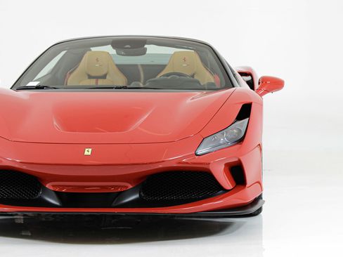 Certified 2022 Ferrari F8 Tributo RWD image 23