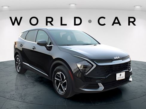 Certified 2025 Kia Sportage LX image 1