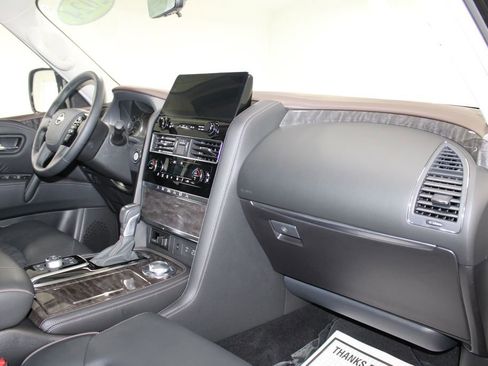 Used 2024 Nissan Armada Platinum w/ Captain's Chairs Package image 32