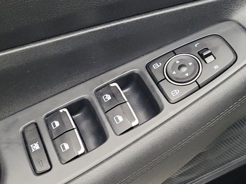Used 2020 Hyundai Santa Fe SE FWD image 27