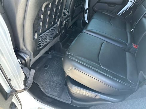 Used 2023 Jeep Wrangler Unlimited Rubicon 4xe w/ Cold Weather Group AWD/4WD image 34