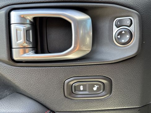 Used 2020 Jeep Wrangler Unlimited Rubicon image 16