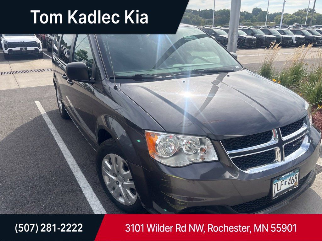 Used 2019 Dodge Grand Caravan SE FWD image 1