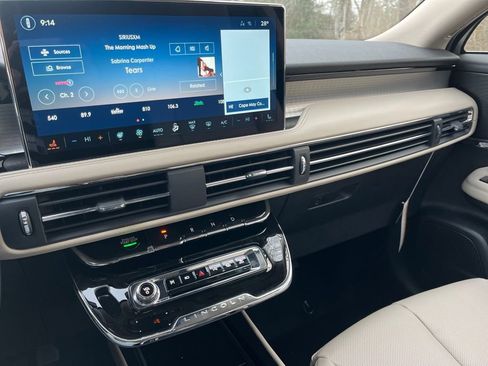 New 2026 Lincoln Corsair Premiere image 2