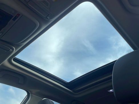 Used 2024 Subaru Forester Touring w/ Pop Package 2 image 20