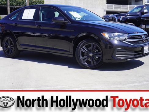 Used 2023 Volkswagen Jetta SE FWD image 1