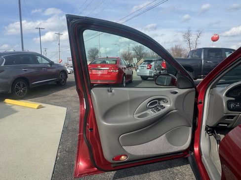 Used 1996 Ford Taurus GL image 15