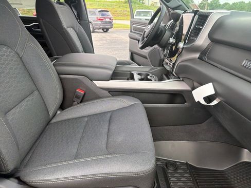 New 2026 RAM 1500 4x4 Crew Cab image 18