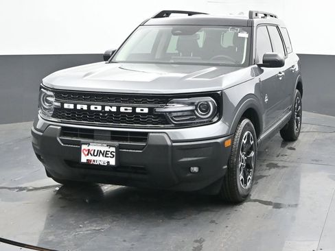 New 2025 Ford Bronco Sport Outer Banks image 3