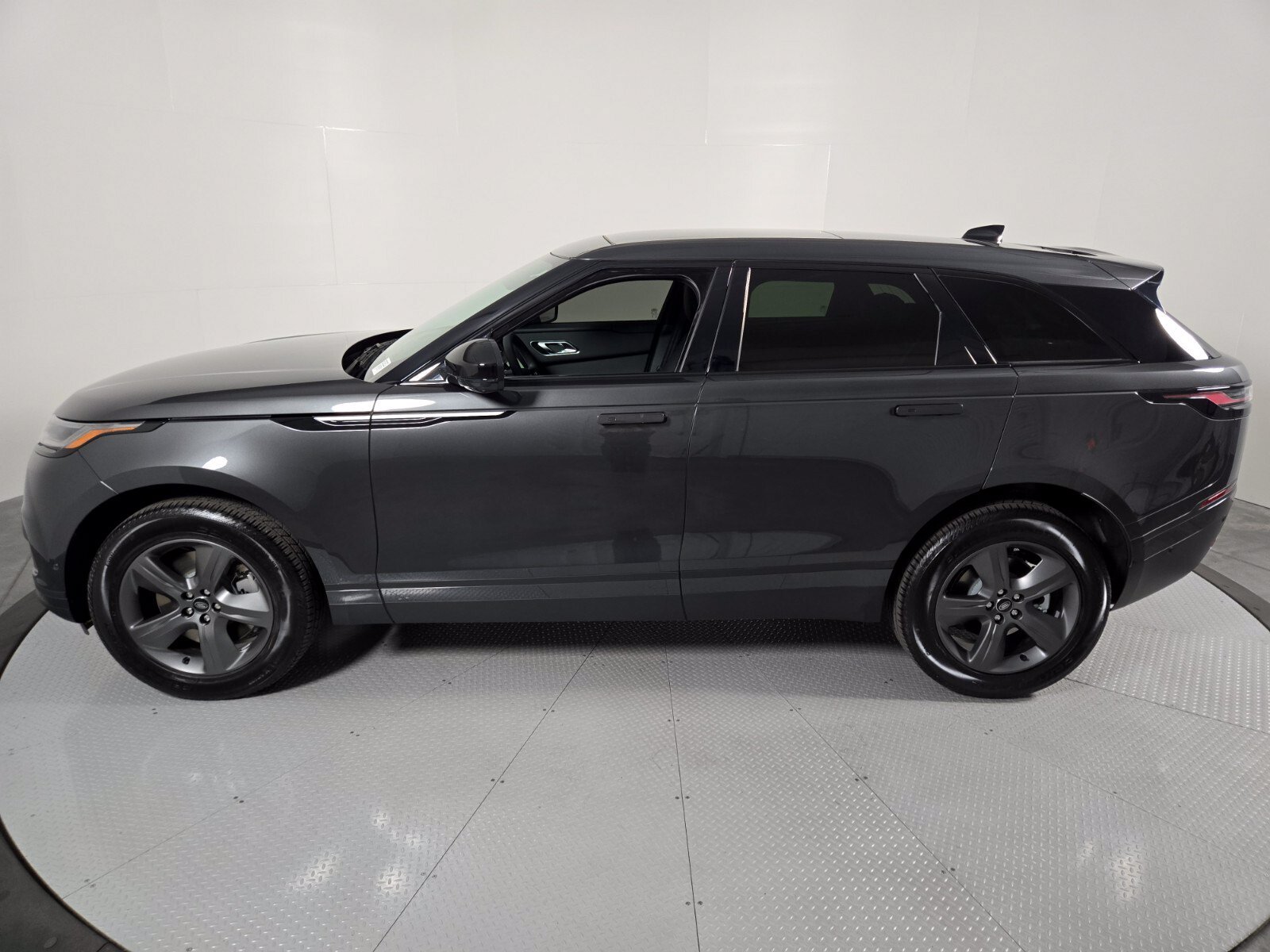 New 2026 Land Rover Range Rover Velar S AWD/4WD image 34