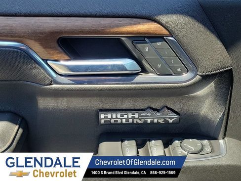 Certified 2023 Chevrolet Silverado 1500 High Country w/ High Country Premium Package AWD/4WD image 31