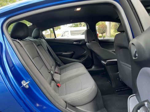 Used 2017 Chevrolet Cruze LT w/ Convenience Package FWD image 31