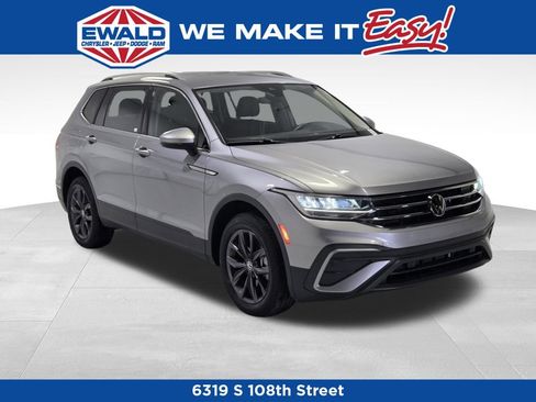 Used 2024 Volkswagen Tiguan SE AWD/4WD image 1