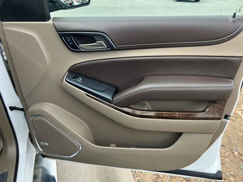 Used 2018 Chevrolet Suburban LT w/ LT Signature Package image 30