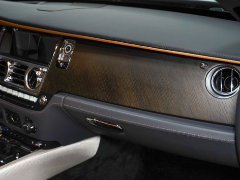 Used 2018 Rolls-Royce Wraith image 37