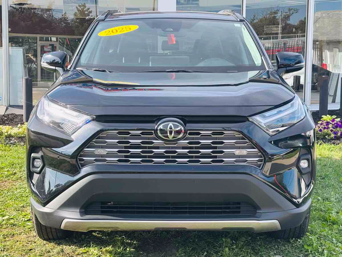 Used 2025 Toyota RAV4 Limited w/ Weather Package AWD/4WD image 17