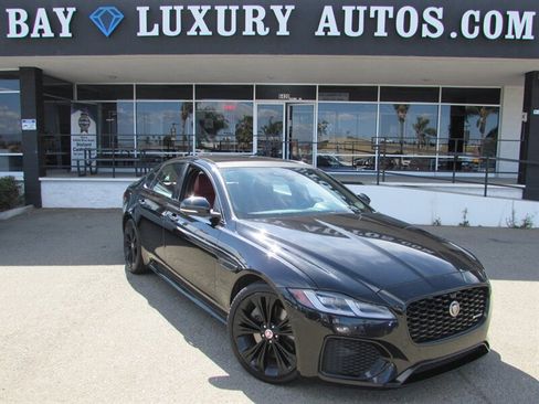 Used 2021 Jaguar XF R-Dynamic SE AWD/4WD image 1