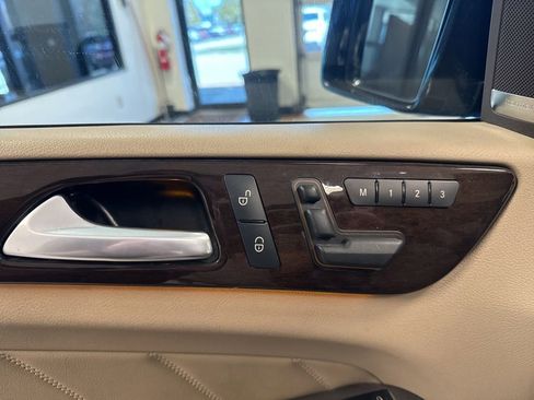 Used 2014 Mercedes-Benz GL 450 4MATIC image 4