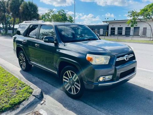 Used 2011 Toyota 4Runner SR5 w/ Convenience Pkg RWD image 7