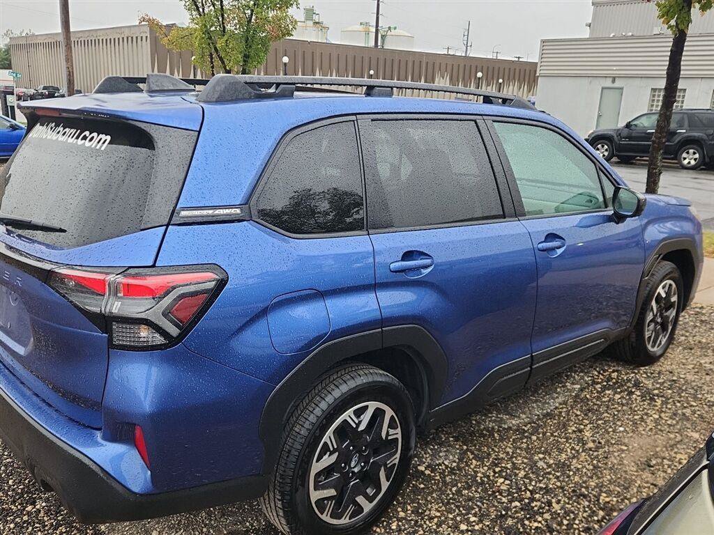 Used 2026 Subaru Forester Premium AWD/4WD image 4