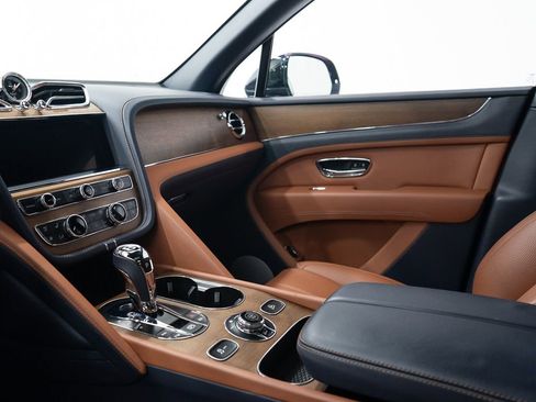 Used 2023 Bentley Bentayga Extended Wheelbase AWD/4WD image 29