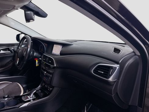 Used 2017 INFINITI QX30 Sport FWD image 29