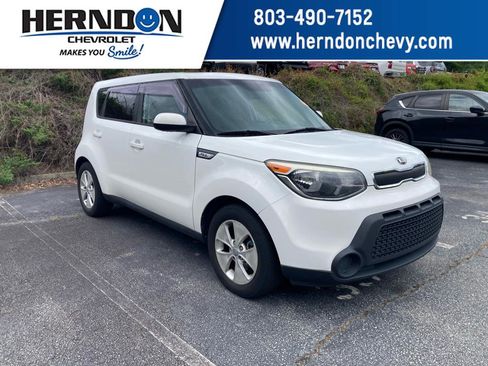 Used 2016 Kia Soul FWD image 1