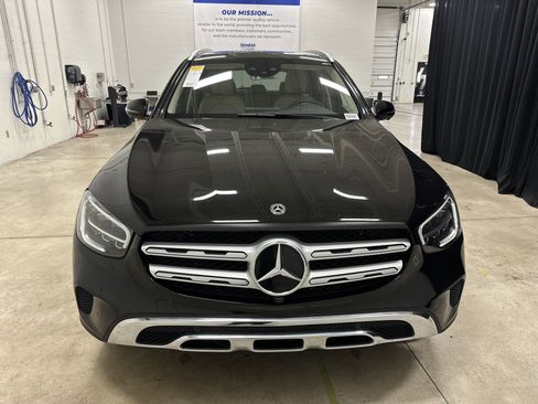 Used 2020 Mercedes-Benz GLC 300 4MATIC image 3