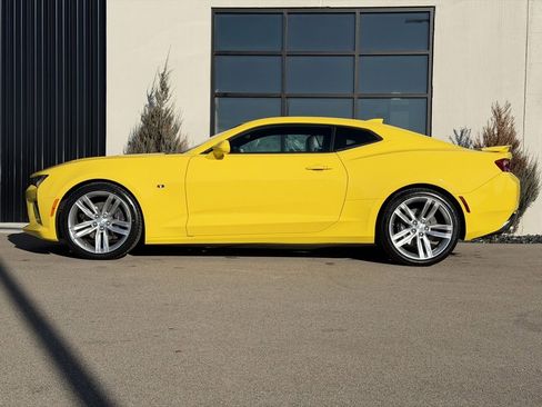 Used 2017 Chevrolet Camaro SS image 2