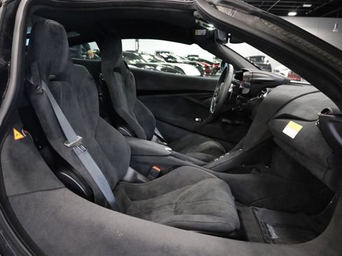 Used 2025 McLaren 750S image 34