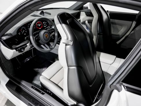 Used 2022 Porsche 911 Carrera GTS image 22