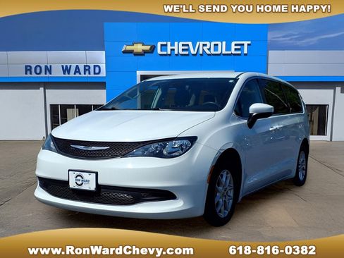 Used 2023 Chrysler Voyager LX FWD image 1