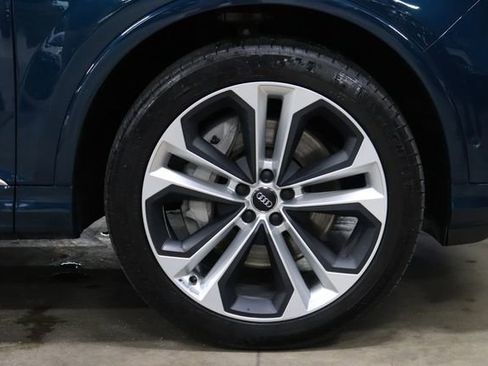 Used 2020 Audi Q7 3.0T Premium Plus AWD/4WD image 32