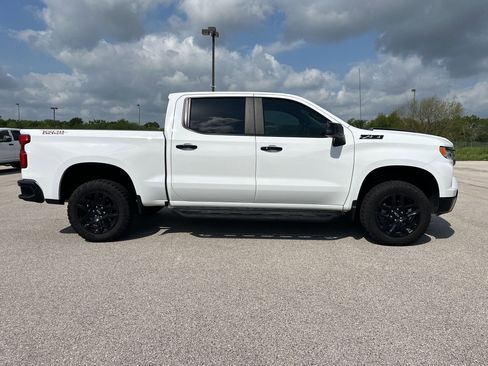 Used 2025 Chevrolet Silverado 1500 LT Trail Boss w/ Convenience Package II AWD/4WD image 6