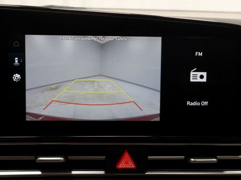 Certified 2025 Hyundai Elantra SEL FWD image 2