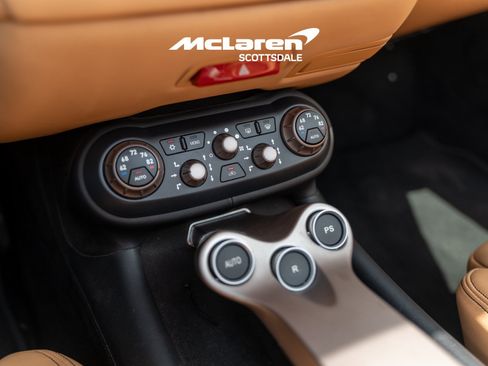 Used 2014 Ferrari California RWD image 19