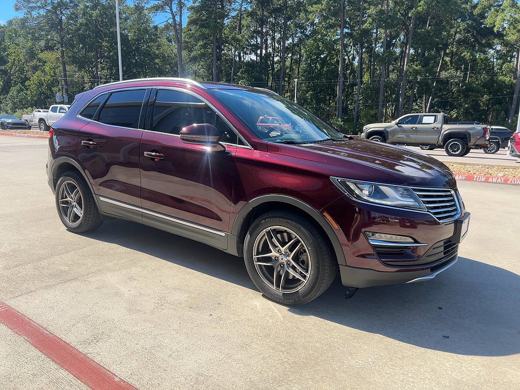 Used 2017 Lincoln MKC Reserve FWD image 1