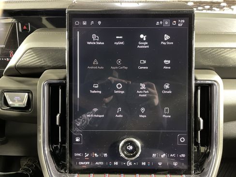 Used 2025 GMC Yukon XL AT4 w/ AT4 Premium Plus Package image 24