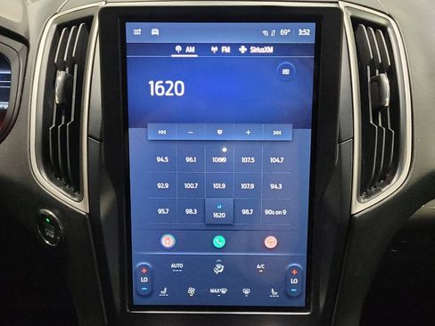 Used 2023 Ford Edge SEL image 25