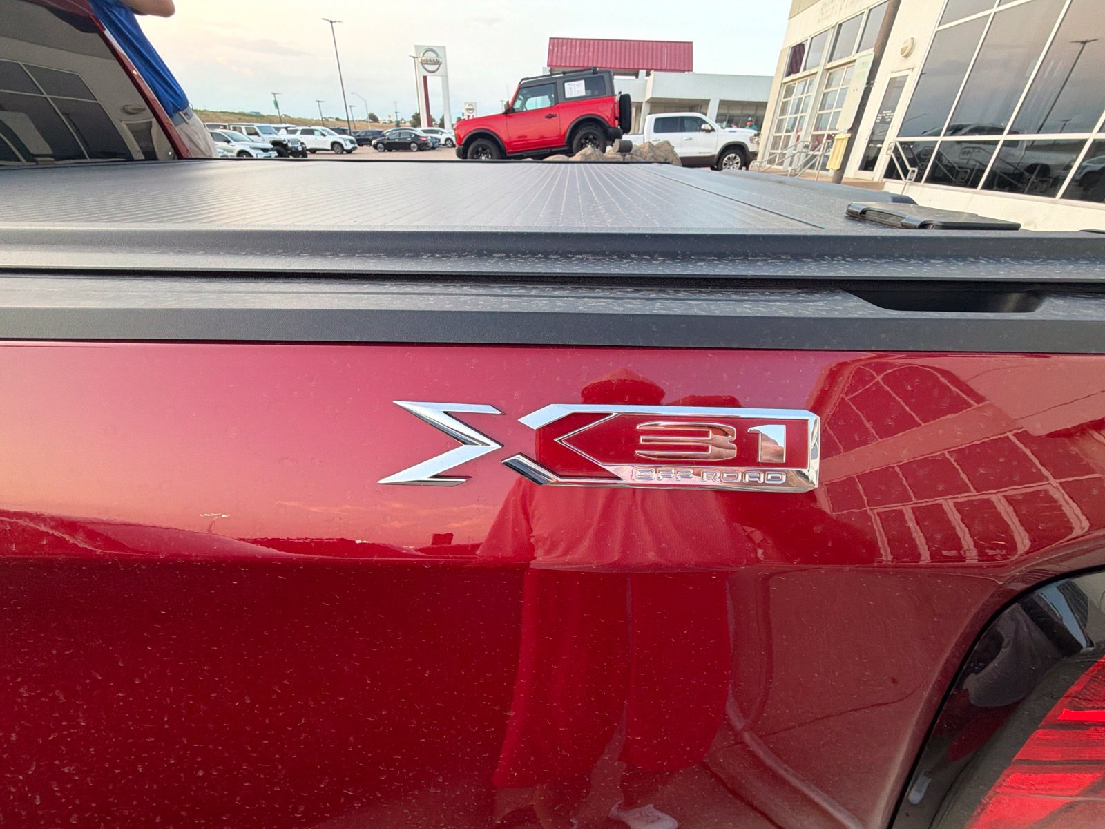Used 2025 GMC Sierra 1500 SLT AWD/4WD image 12