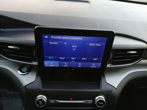 Used 2020 Ford Explorer XLT w/ Equipment Group 202A image 13