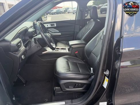 Used 2023 Ford Explorer Limited w/ Limited Technology Package RWD image 10
