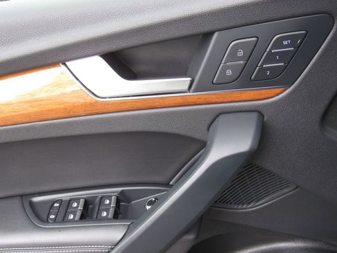 Used 2023 Audi Q5 2.0T Premium Plus image 37