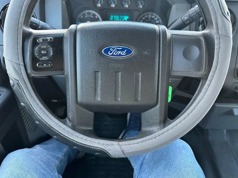 Used 2016 Ford F250 XL w/ Power Equipment Group image 8