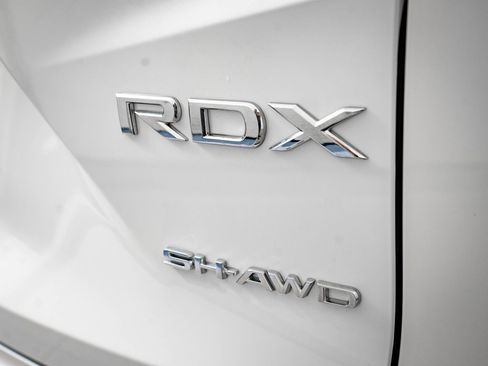 Certified 2025 Acura RDX SH-AWD w/ Advance Package image 9