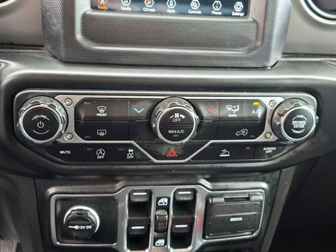 Used 2023 Jeep Wrangler Sport S image 31